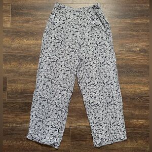 BRITCHES Great Outdoors Women’s Paisley Lightweight Casual Pleated Navy Pants 10